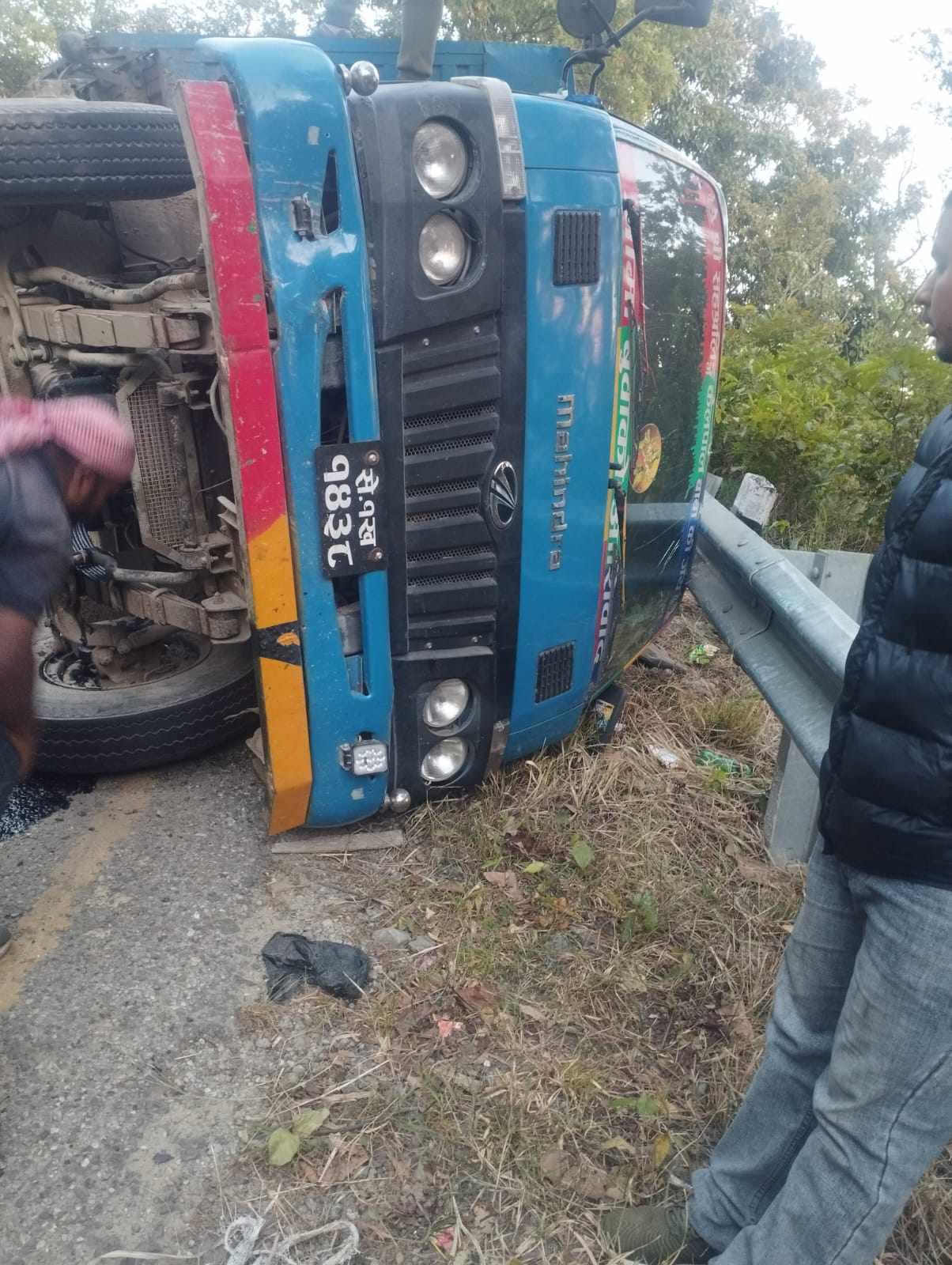कैलालीको गोदावरीमा ट्रक दुर्घटनाः एकको मृत्यु, १३ जना घाइते