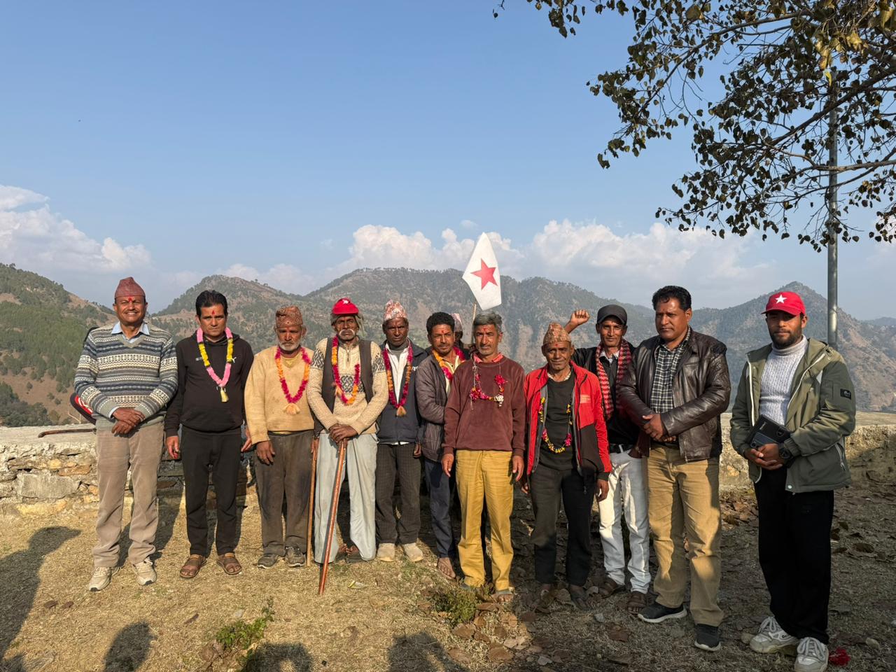 धामीगाउँका ७ जना कांग्रेस–एमाले कार्यकर्ताले गरे नकपा प्रवेश